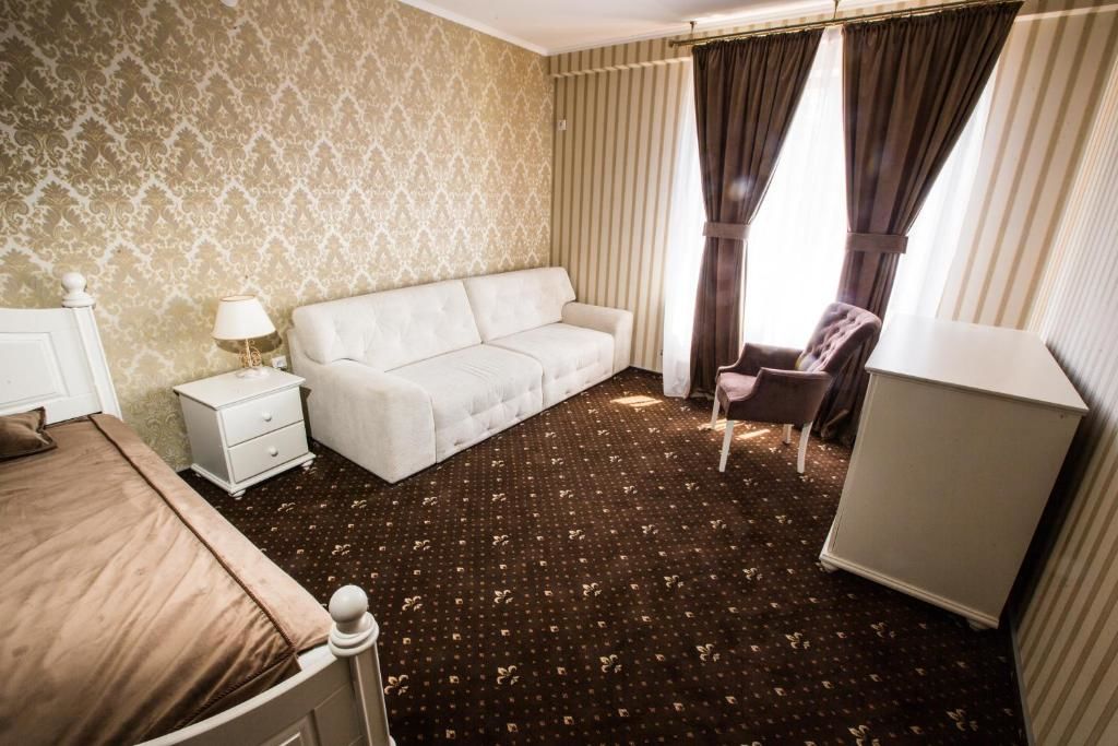 Отель Central Magnat Cinema Черновцы